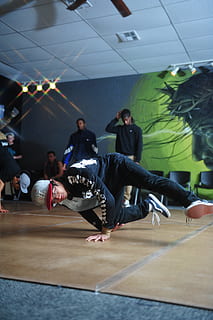 dance, breakdance, break, young, motion, sport, style, hop, action, person, hip, cool, exercise, hip-hop, fashion, modern, pose, breakdancing, male, performance, break-dance, people, man, studio, adult, performer, acrobat, aerobics, fitness, teenager, white, dancing, lifestyle, posing, body, healthy, training, yoga, fit, posture, slim, active, elegance, happy, weight, workout, group of people, real people, men, lifestyles, women, leisure activity, indoors, full length, casual clothing, group, togetherness, crowd, medium group of people, sitting, flooring, clothing, 4K, CC0, public domain, royalty free