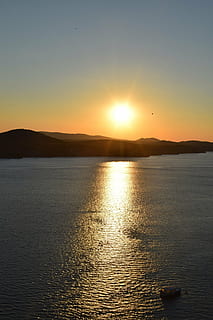 mare, tramonto, paesaggio, natura, crepuscolo, Mar Egeo, Grecia, mar Mediterraneo, cielo, costa, acqua, estate, Paesaggi, scenics - natura, bellezza nella natura, scena tranquilla, la tranquillità, sole, montagna, riflessione, idilliaco, luce del sole, nessuno, lungomare, colore arancione, scena non urbana, silhouette, catena montuosa, all'aperto, riflesso lente, 5K, CC0, dominio pubblico, privo di copyright
