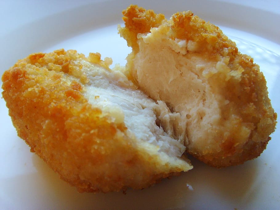 fregit, pollastre, blanc, ceràmica, placa, Nuggets de pollastre, arrebossat, panier, menjar i beguda, menjar, cap gent, a l'interior, menjar dolç, llest per menjar, frescor, primer pla, natura morta, indulgència, mida de la porció, postres, dolç, al forn, menjar poc saludable, vista d’angle alt, cruixent, temptació, berenar, vaixella, 2K