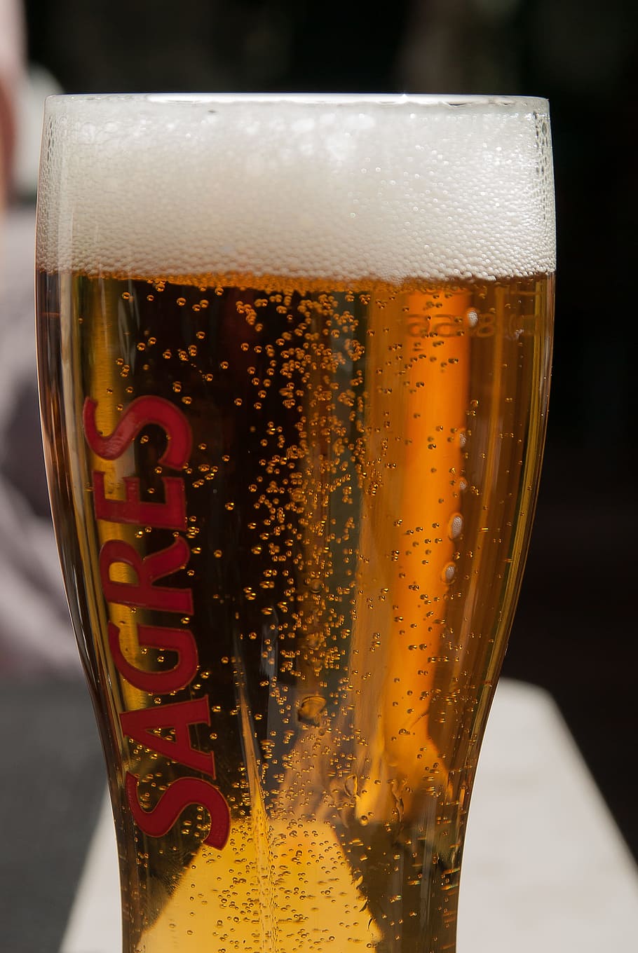 cervesa, beure, bombolles, escuma, alcohol, cervesa - alcohol, got de cervesa, beguda espumosa, got de pinta, refresc, vidre, copa, menjar i beguda, frescor, natura morta, primer pla, equipament per a la llar, transparent, centrar-se en primer pla, cap gent, temperatura de fred, vidre - material, lager, 2K