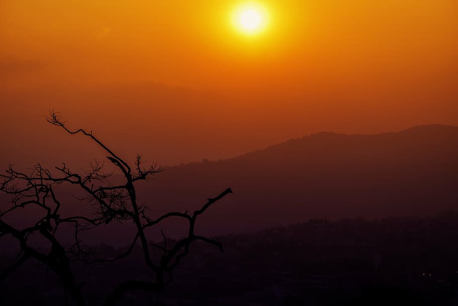 solnedgang, tempel, træ, silhuet, udendørs, natur, nat, skønhed i naturen, ingen mennesker, bare træ, scenics, landskab, himmel, ro, scenics - natur, sol, rolig scene, miljø, plante, bjerg, dramatisk himmel, orange farve, afdeling, tusmørke, romantisk himmel, mørk, 5K