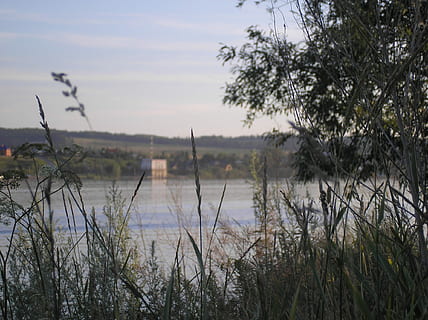 Fluss, Strand, Gras, Ast, Strand, Gras, Himmel, Abend, Natur, Sommer-, Landschaft, Aussicht, Wasser, Russland, Flussufer, Bäume, blauer Himmel, krupnyj plan, der Fluss Kama, Ural, Baum, See, keine Leute, draußen, Pflanze, Ruhe, ruhige Szene, Szenen - Natur, Schönheit in der Natur, Wachstum, Nicht-städtische Szene, Land, Tag, Umgebung, Fokus auf den Vordergrund, 1080P, CC0, gemeinfrei, lizenzfrei