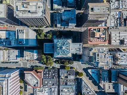 aereo, vista, edifici, giorno, superiore, guarda la fotografia, alto, sorgere edifici, fotografia, grattacieli, scena urbana, paesaggio urbano, vista aerea, città, architettura, esterno dell'edificio, struttura costruita, skyline urbano, grattacielo, vita di città, distretto del centro, strada, all'aperto, vista dall'alto, fotogramma intero, nessuno, quartiere residenziale, costruzione, tetto, sfondi, destinazioni di viaggio, moderno, appartamento, 4K, CC0, dominio pubblico, privo di copyright