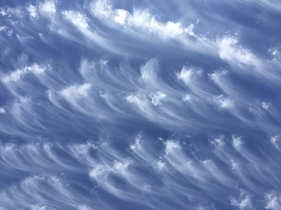 núvols, cel, escombrat, plûmes, raspallat, cloudscape, llum, atmosfera, escena, patró, blau, naturalesa, dia, esponjós, plor de vent, núvol - cel, fons, cel dramàtic, vent, medi ambient, bellesa a la natura, cap gent, meteorologia, cel malhumorat, escenics - natura, a l'aire lliure, tempesta, Color blanc, clima, Wispy, esforç, fons abstractes, 2K