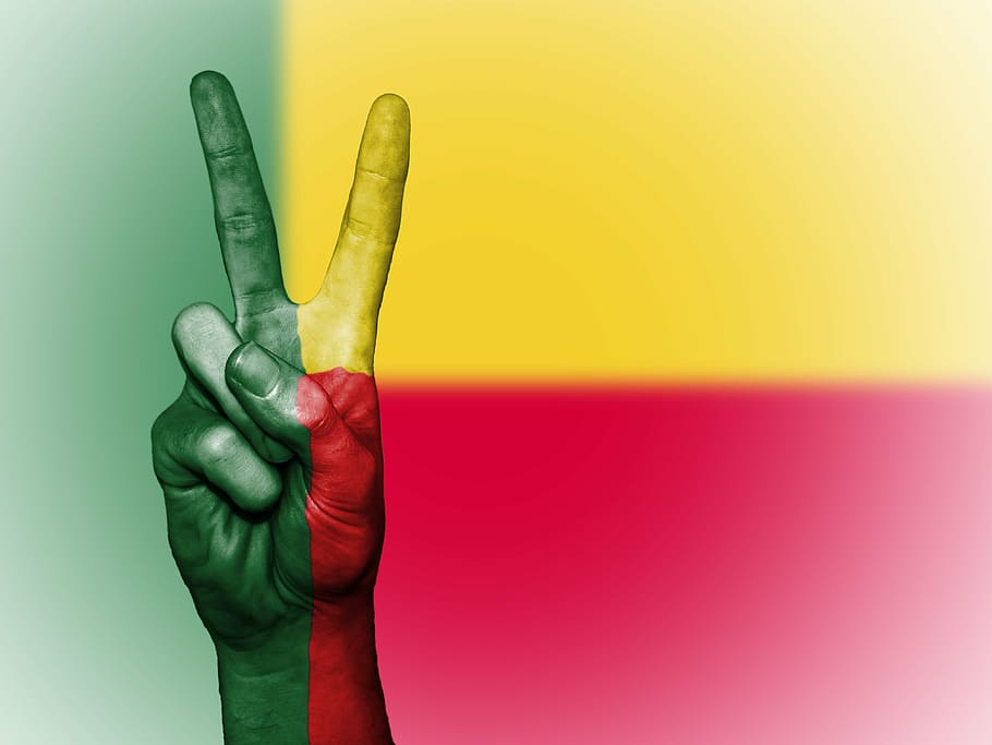 Benin, vlajka, mír, Pozadí, prapor, barvy, země, grafický, ikona, národní, Stát, symbol, cestovní ruch, cestovat, lidské ruky, část lidského těla, barevné pozadí, žlutá, studio shot, dlaň, vícebarevné, uvnitř, detail, lidé, ruka, lidský prst, část těla, tvořivost, prst, Červené, hospodářství, kopie prostor, zelená barva, umění a řemesla, ukazující, lidská končetina, 4K