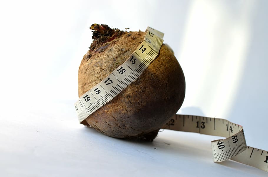 dieta, remolatxa, mesurar, cinta, verdures, mida, menjar, prim, cinta mètrica, tir de l'estudi, nombre, instrument de mesura, fons blanc, a l'interior, primer pla, precisió, natura morta, cap gent, text, guió occidental, tap de suro, fer dieta, taula, centrar-se en primer pla, comunicació, menjar i beguda, material de fusta, sol objecte, llevataps, 4K