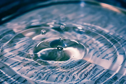 water focus photography, water, drop, blue, liquid, rain, clean, clear, splash, ripple, wet, macro, droplet, reflection, transparent, splashing, motion, raindrop, drip, rippled, close-up, selective focus, no people, nature, purity, falling, indoors, full frame, high angle view, splashing droplet, freshness, backgrounds, bubble, concentric, running water, 4K