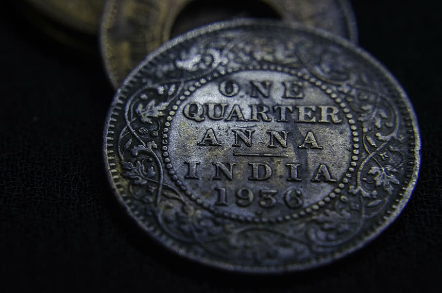 anna, trimestre, moneda, vell, Índia, antic, diners, Finances, negocis, text, riquesa, primer pla, guió occidental, sol objecte, estalvis, cap gent, a l'interior, finances i economia, nombre, finances i indústria de les empreses, economia, primer pla extrem, vista d’angle alt, enfocament selectiu, color plata, fons negre, consumisme, 4K