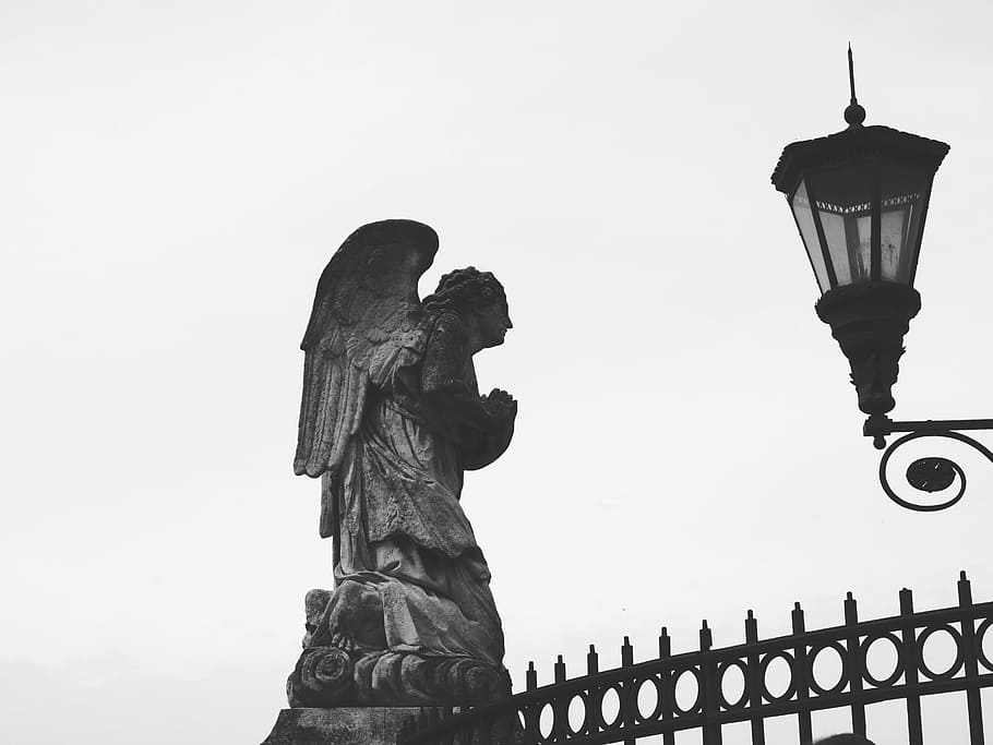 àngel, pont, antic, escultura, art i artesania, representació, cel, estàtua, representació humana, arquitectura, cel clar, llum del carrer, naturalesa, vista d’angle baix, creativitat, equips d’il·luminació, carrer, semblança masculina, cap gent, dia, artesania, a l'aire lliure, estructura construïda, ornamentat, 2K