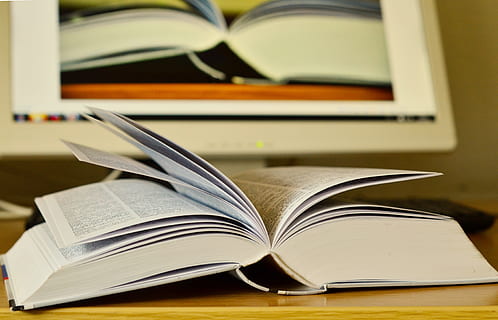 åbnet, hvid, Bestil, bord, Læs, skærm, billedredigering, sider, bogsider, papir, litteratur, skrivebord, offentliggørelse, uddannelse, åben, side, læring, indendørs, aktivitet, stilleben, ingen mennesker, tæt på, fokus på forgrunden, læsning, ekspertise, visdom, selektiv fokusering, studere, indbundet bog, 4K, CC0, offentligt domæne, royaltyfrie