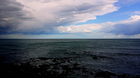 hav, skyer, storm, himmel, blå, grå, leftovers, Strand, bergarter, sky - himmel, vann, horisont, horisont over vann, naturskjønnhet - natur, skjønnhet i naturen, rolig scene, ro, natur, dag, ingen folk, vannkanten, idylliske, ikke-urbane scene, utendørs, bølge, 2K, CC0, offentlig domene, opphavsrett gratis