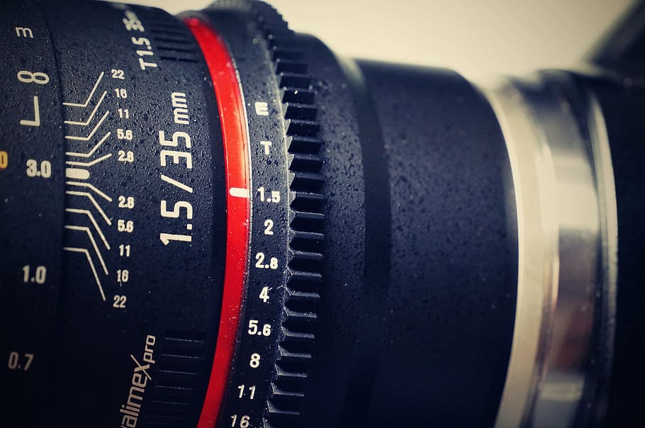 sony, lent, walimex, càmera, focal, llargada, tancar, longitud focal, vídeo, aspecte retro, digital, lent de la càmera, sony vg30, càmera de vídeo, equipament, òptica, càmera de fotos, tecnologia, fotografia, càmera digital, pel·lícula, enregistrament, àudio, gravadora, gravadora d’àudio, rodatge, mitjans de comunicació, càmera de cinema, micròfon, va muntar, tascam, conjunt de pel·lícules, imatge, director de fotografia, càmera - equip fotogràfic, lent - instrument òptic, color negre, obertura, primer pla, a l'interior, cultura i entreteniment artístic, enfocament selectiu, cap gent, text, antiguitat, sol objecte, nombre, temes de fotografia, estil retro, vell, comunicació, industria del cinema, primer pla extrem, vermell, accessori personal, roda, 2K