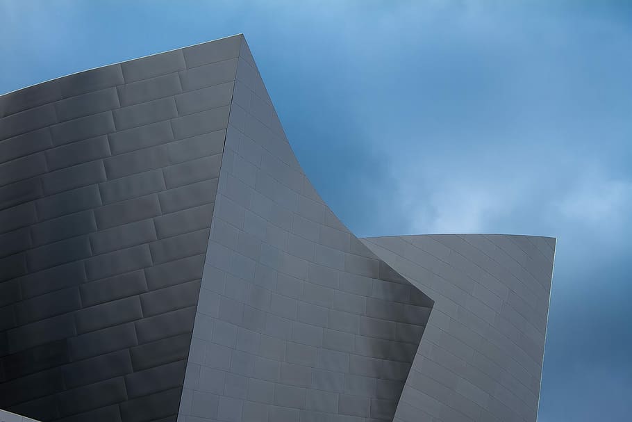 Basso, fotografia ad angolo, grigio, calcestruzzo, costruzione, giorno, architettura, struttura, parete, cielo, nube, blu, arte, musica, los angele, la, sala, concerto, disney, struttura costruita, esterno dell'edificio, moderno, Inquadratura dal basso, natura, nessuno, città, all'aperto, modello, luce del sole, destinazioni di viaggio, edificio per uffici esterno, ufficio, nuvola - cielo, grattacielo, 2K