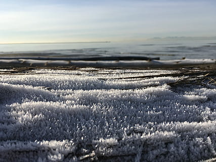mróz, plaża, zimny, niebieski, pora roku, niebo, zimno, niebieski, lód, krajobraz, na wolnym powietrzu, Natura, dzień, piasek, mrożony, woda, naturalny, Wybrzeże, chmury, scena, horyzont, ocean, zimowy, morze, góry, biały, tła, żadnych ludzi, scenics, piękno natury, spokój, wylądować, zimna temperatura, scenics - natura, spokojna scena, selektywne skupienie, ruch, śnieg, fala, sport wodny, na dworze, horyzont nad wodą, 4K, CC0, domena publiczna, darmowe zdjęcia