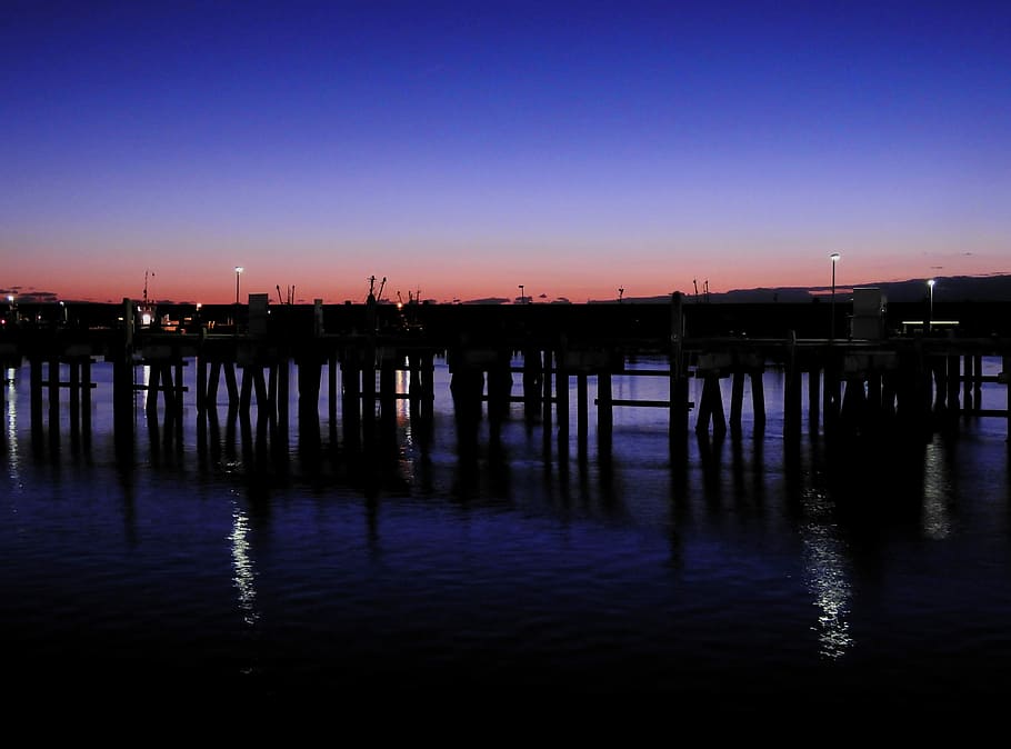 måne, silhuet, atmosfære, nat, måneskin, Abendstimmung, aften, landskab, baggrund, kort, postkort, mere, sø, Nordsøen, Havn, vand bar, anløbsbro, afspejling, solnedgang, vand, skumring, rolig scene, himmel, havnefronten, mole, ro, scenics - natur, arkitektur, bygget struktur, skønhed i naturen, ingen mennesker, natur, orange farve, skyfri himmel, idyllisk, stolpe, træ post, udendørs, lilla, 4K