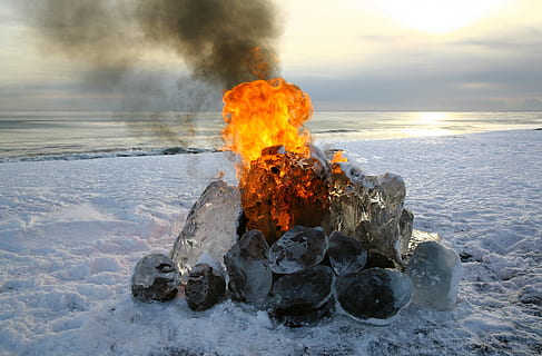 Koster, api, percikan, batubara, kayu bakar, terbakar, panas, demam, pembakaran, merokok, Abu, samudra, pantai, musim dingin, salju, Es, matahari terbenam, gelombang, semburan api, api - fenomena alam, suhu panas, alam, asap - struktur fisik, tidak ada orang, tanda, tanda peringatan, langit, di luar rumah, warna oranye, awan - langit, hari, gerakan, keindahan di alam, tanah, 1080P, CC0, domain publik, bebas royalti