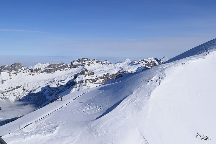 blanc, neu, muntanya, durant el dia, aventura, alpí, fred, zing, gelades, congelat, glacera, alt, turó, gel, Islandia, paisatge, cim de muntanya, naturalesa, a l'aire lliure, gent, escènic, esquiar, estació d'esquí, pista d'esquí, esquiador, cel, snowboard, nevat, viatjar, temps, hivern, paisatge d'hivern, temperatura de fred, bellesa a la natura, escenics - natura, Color blanc, escena no urbana, escena tranquil·la, tranquil·litat, dia, muntanya nevada, blau, medi ambient, cap gent, cobertura, clima extrem, 5K