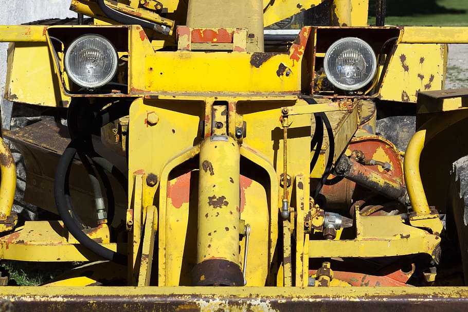 stroj, detekce, pozornosti, hydraulické, žlutá, rezavý, starý, den, způsob dopravy, kov, přeprava, pozemního vozidla, nikdo, opuštěný, venku, slunečního světla, poškozen, detail, stacionární, Příroda, celý rám, motorové vozidlo, zastaralý, motor, auto, 4K
