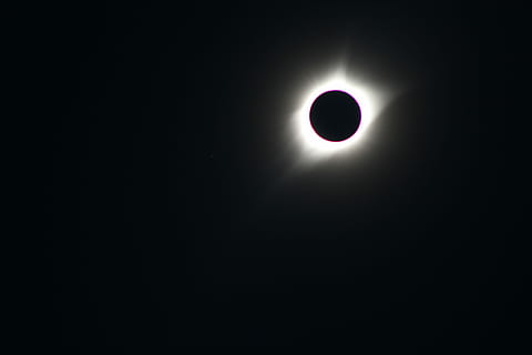 totalidad, Eclipse solar, Dom, Luna, eclipse, noche, oscuro, espacio, astronomía, cielo, fenomeno natural, copia espacio, nadie, naturaleza, belleza en la naturaleza, circulo, al aire libre, forma, forma geometrica, silueta, paisajes - naturaleza, escena tranquila, luz de la luna, 5K, CC0, dominio público, libre de derechos