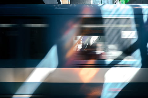 intitulado, entrenar, velocidad, prisa, transporte, movimiento, ferrocarril, rápido, viaje, estación, subterraneo, vehículo, difuminar, público, tránsito, plataforma, carro, exprimir, movimiento borroso, modo de transporte, transporte ferroviario, tren - vehículo, estación de ferrocarril, transporte público, plataforma de la estación de ferrocarril, en movimiento, personas incidentales, luz del sol, arquitectura, al aire libre, día, hombres, metro, llegada, 4K, CC0, dominio público, libre de derechos