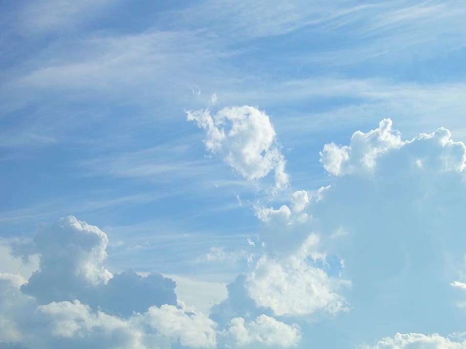 blanc, núvols, blau, cel, núvol, espai, celeste, cotó, cel blau, tempesta, núvol - cel, naturalesa, bellesa a la natura, Color blanc, cap gent, cel només, dia, escenics, escenics - natura, tranquil·litat, fons, idíl·lic, escena tranquil·la, cloudscape, a l'aire lliure, vista d’angle baix, esponjós, medi ambient, llum solar, atmosfera, meteorologia, vent, suavitat, 1080P