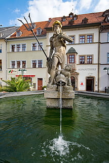 weimar, Thuringia, Germania, thuringia germany, oras vechi, clădire veche, locuri de interes, cultură, artă, clădire, istorie, piata de desfacere, Fântână, statuie, sculptură, arhitectură, Europa, loc faimos, Italia, apă, monument, Piața orașului, oraș, scenă urbană, exteriorul clădirii, malul mării, construită, natură, reprezentare umană, artă și sculptură, zi, reprezentare, nici o persoana, asemănarea bărbaților, cer, creativitate, mişcare, în aer liber, canal, curgere, 5K, CC0, domeniu public, fără drepturi de autor