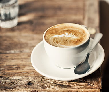 hvit, keramisk, tekopp, tallerken, grå, rustfritt, stålske, kaffe, kopp, skje, frokost, drikke, smak, servise, pause, sortering, mat og Drikke, kaffe - drikke, forfriskning, krus, kaffe kopp, varm drikke, cappuccino, bord, skummel drikke, stilleben, mat, tre - materiale, spise redskap, ingen folk, latte, glass, koffein, trekorn, 4K, CC0, offentlig domene, opphavsrett gratis