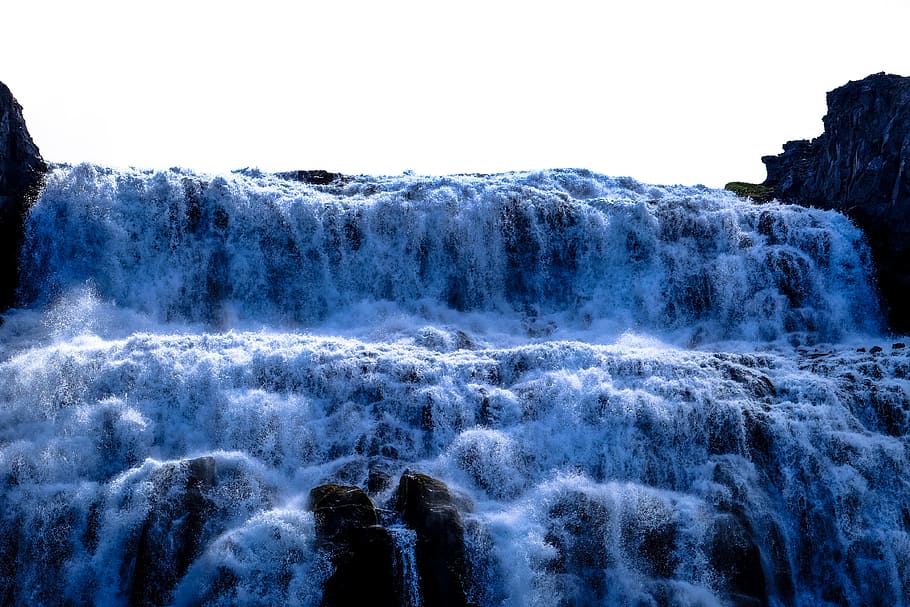 freddo, la neve, paesaggio, natura, sfocatura, cascata, luce del giorno, ambiente, flusso, ze, congelato, ghiaccio, lunga esposizione, movimento, all'aperto, fiume, rocce, panoramico, ruscello, lasso di tempo, viaggio, acqua, cascate, bagnato, inverno, bellezza nella natura, scenics - natura, roccia, cielo, nessuno, movimento sfocato, mare, sport acquatico, solido, roccia - oggetto, giorno, acqua corrente, cielo sereno, potere in natura, fluente, acqua che cade, 4K