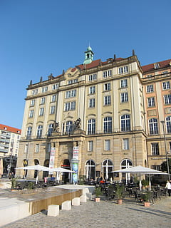Drezno, architektura, saksonia, budynek, na zewnątrz budynku, zbudowana struktura, niebo, okno, czyste Niebo, Natura, Miasto, dzień, niski kąt widzenia, roślina, przypadkowi ludzie, niebieski, dzielnica mieszkaniowa, na dworze, drzewo, światło słoneczne, ulica, luksus, 1080P, CC0, domena publiczna, darmowe zdjęcia