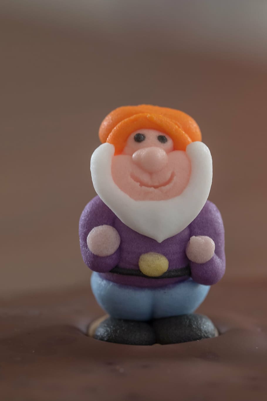nan, caramels, sucre, set, 7, dolç, mossegada, dolçor, menjar, deliciós, colorit, pastisseria, nutrició, calories, color, tractar, bomba de calories, macro, deco, pastís d'aniversari, pastís, decoració, representació, a l'interior, primer pla, cap gent, joguina, natura morta, menjar i beguda, somrient, art i artesania, creativitat, taula, representació humana, centrar-se en primer pla, frescor, celebració, figureta, material de fusta, 4K