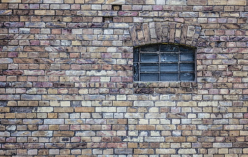 brun mur, vindue, væg, gammel, bygning, sten-, mursten, struktur, baggrund, arkitektur, bygget struktur, murstens væg, bygning udvendig, murbygningsfunktion, ingen mennesker, fuld ramme, dag, lav vinkel visning, mønster, hus, udendørs, baggrunde, Stenmur, sikkerhedsbjælke, 2K, CC0, offentligt domæne, royaltyfrie