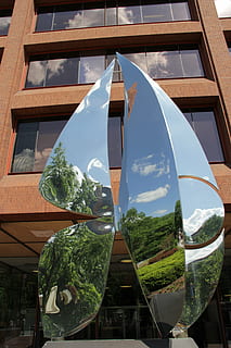 estàtua, brillant, mirall, arquitectura, vidre - material, estructura construïda, transparent, exterior de l'edifici, cap gent, vidre, menjar i beguda, naturalesa, dia, reflexió, primer pla, frescor, planta, edifici, menjar, a l'aire lliure, color verd, finestra, cel, mojito, 5K, CC0, domini públic, lliure de regalies