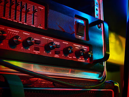 Červené, nachový, zesilovač, řízení, technologie, knoflíky, elektrický, hudba, basa, způsob dopravy, detail, nikdo, přeprava, pozemního vozidla, retro stylu, kov, motorové vozidlo, auto, uvnitř, kamionu, starý, zaměřit se na popředí, sdělení, podnikání, den, stroje, 4K, CC0, veřejná doména, bez autorských práv