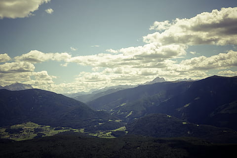 Mai Mult, destinaţie, vedere, punct de vedere, Munte, timp liber, platou, locuri de interes, turism, vacanţă, drumeții, alpinism, natură, parc natural, pădure, câmpuri, peisaj, stâncă, vedere îndepărtată, previziune, munţi, copaci, tiroul de sud, alpin, dolomitele, Italia, nordul Italiei, nor - cer, cer, mediu inconjurator, scenice - natura, de munte, frumusețe în natură, o scenă liniștită, liniște, teren, scenă non-urbană, nici o persoana, lumina soarelui, vale, în aer liber, idilic, zi, călătorie, libertate, varf de munte, 5K, CC0, domeniu public, fără drepturi de autor