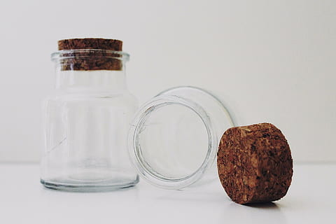 klar, Glasflasche, Korkdeckel, Glas, Flasche, Kork, leeren, transparent, Dekoration, Brille, Deckel, Verpackung, Einmachen, Haushaltswaren, Lager, Stillleben, zerbrechlich, durchscheinend, Lebensmittel, Studioaufnahme, Essen und Trinken, drinnen, weißer Hintergrund, Container, keine Leute, Krug, gesundes Essen, Nahansicht, ausgeschnitten, farbiger Hintergrund, Wohlbefinden, Gruppe von Objekten, Frische, Genuss, Glas - Material, Getränk, 1080P, CC0, gemeinfrei, lizenzfrei
