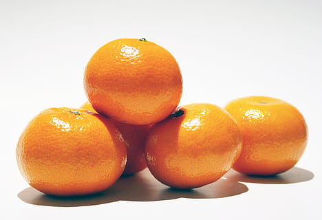 klementiner, gruppe, frugt, mad og drikke, orange farve, mad, citrus frugt, sund kost, friskhed, velvære, studio skud, appelsinfrugt, orange, hvid baggrund, stilleben, gruppe af objekter, tæt på, ingen mennesker, indendørs, medium gruppe af objekter, natur, skygge, moden, 2K, CC0, offentligt domæne, royaltyfrie