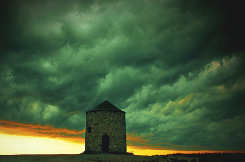 céu, nuvens, moinho, moinho de vento, por do sol, tormentoso, à beira-mar, verão, tarde, velho, pedra, panorama, nuvem - céu, arquitetura, tempestade, estrutura construída, Nuvem de tempestade, ninguém, construção, exterior do edifício, céu dramático, beleza na natureza, trovoada, natureza, nublado, religião, scenics - natureza, ao ar livre, terra, sinistro, Sombrio, poder na natureza, 4K, CC0, domínio público, royalty free
