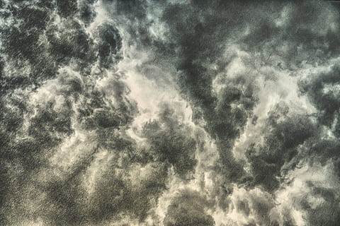 åskväder, storm moln, moln, himmel, mörka moln, väder, framåt-, blå, humör, grumlighet, hotfull, storm, moln form, natur, clouds, dramatisk, dyster, dramatisk himmel, regnmoln, konstig, regn, mörker, väder humör, moln humör, mystisk, ondska, regnfronten, belysning, drama, strumpbyxor, mörk, molnformationer, atmosfärisk, lichtspiel, bakgrunder, moln - himmel, skönhet i naturen, full ram, scenics - natur, inget folk, lågvinkelvy, lugn, lugn plats, utomhus, dag, idyllisk, solljus, meteorologi, direkt nedanför, olycksbådande, 5K, CC0, offentligt domän, royaltyfria