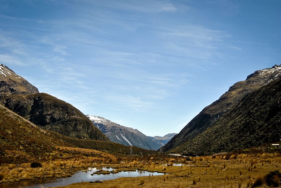 muntanyes, paisatge, rang, clar, vista, llac, aigua, altiplà, vall, roques, vegetació, naturalesa, a l'aire lliure, tardor, llum solar, terres altes, muntanya, bellesa a la natura, Serra, cel, escenics - natura, temperatura de fred, neu, dia, tranquil·litat, escena tranquil·la, escena no urbana, medi ambient, núvol - cel, hivern, cap gent, muntanya nevada, formació, cim de muntanya, 1080P