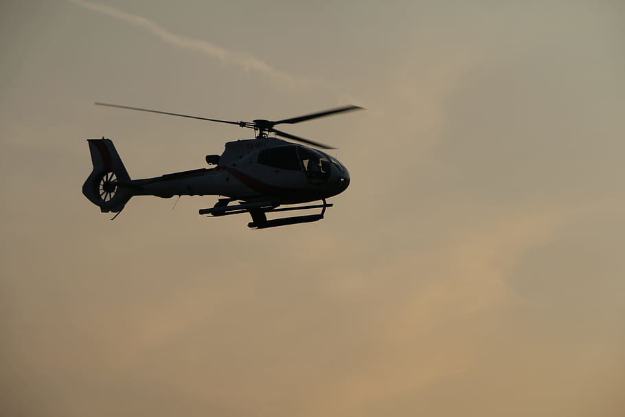 helicòpter, cel, sol, vehicle aeri, transport, volant, a l'aire, manera de transport, vista d’angle baix, avió, naturalesa, moviment, tecnologia, en moviment, cap gent, temes de fotografia, seguretat, càmera - equip fotogràfic, vigilància, drone, a l'aire lliure, 5K