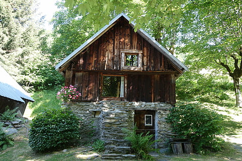 bjerg, chalet, Alperne, rustik, hautes alpes, facade, arkitektur, Savoie, Maurienne, eng, bygget struktur, bygning udvendig, plante, bygning, hus, træ, natur, dag, træ - materiale, ingen mennesker, boligområde, vækst, hytte, udendørs, gammel, vindue, forladt, grøn farve, Skov, sommerhus, kabine, 5K, CC0, offentligt domæne, royaltyfrie