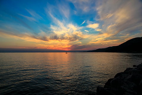 solnedgang, sol, store, vand, himmel, scenics - natur, hav, skønhed i naturen, ro, rolig scene, sky - himmel, idyllisk, horisont, horisont over vand, havnefronten, natur, ingen mennesker, orange farve, klippe, rock-objekt, solid, 5K, CC0, offentligt domæne, royaltyfrie