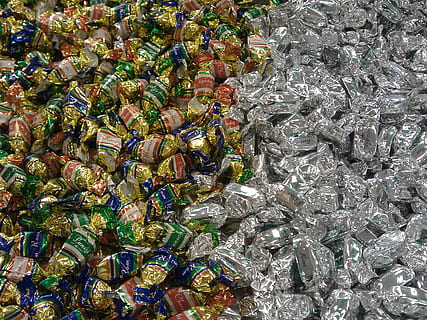 caramels, xocolata, gotes, fons, marc complet, cap gent, gran grup d'objectes, dia, primer pla, abundància, vista d’angle alt, joieria, rock, elecció, naturalesa, multicolor, sòlid, patró, a l'aire lliure, variació, rock - object, venda al detall, gemma semi-preciosa, 2K, CC0, domini públic, lliure de regalies
