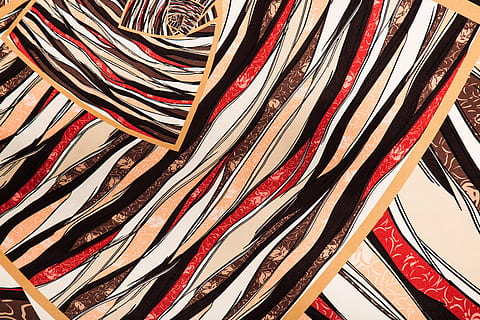 rouge, marron, noir, abstrait, La peinture, en tissu, texture, Couleur, modèle, image couleur, textile, macro, détail, personne, tissage, arrière-plans, espace de copie, horizontal, mise au point sélective, douceur, conception, Vêtements, mode, motif abstrait, fermer, Contexte, Couleur vive, studio, coton, production, peint, effet texturé, plein cadre, grand groupe d'objets, abondance, nature morte, vue grand angle, arrangement, journée, collection, à l'intérieur, multi couleur, vente au détail, dans une rangée, inclinaison, variation, 5K