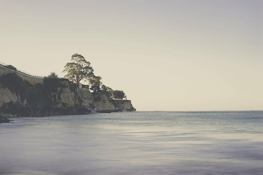Costa, penya-segat, paret, bluff, Riba, empinada, oceà, mar, aigua, naturalesa, línia de costa, calma, tranquil, pacífica, paisatge marí, vora del mar, rock - object, paisatge, escenics, escenics - natura, rock, cel, bellesa a la natura, platja, terra, horitzó sobre l’aigua, tranquil·litat, sòlid, horitzó, formació de roca, escena tranquil·la, còpia espai, cap gent, a l'aire lliure, pila de roca, erosionat, 5K