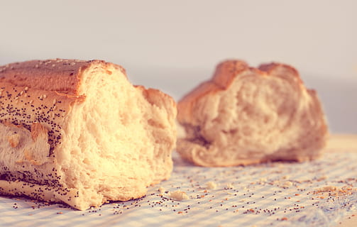 horneado, un pan, blanco, azul, Manteles, comida, nadie, comida y bebida, desayuno, playa, de cerca, frescura, adentro, bienestar, centrarse en primer plano, alimentación saludable, naturaleza muerta, listo para comer, foto de estudio, rebanada, mesa, comida dulce, indulgencia, bocadillo, tentación, comida francés, 5K, CC0, dominio público, libre de derechos