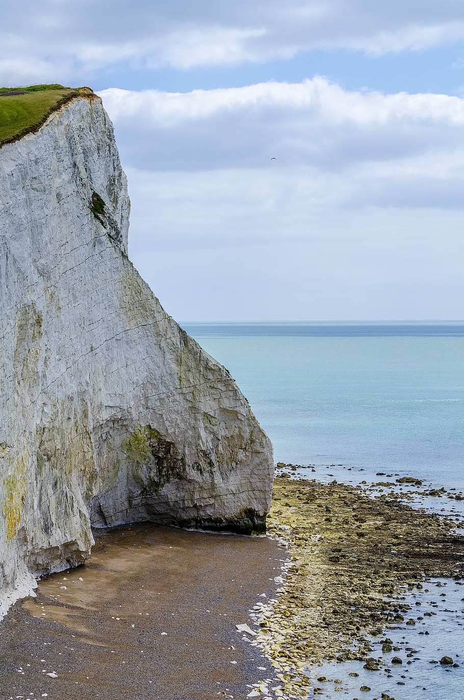 weiße Klippen, Meer, Landschaft, Klippen, Küste, Natur, Himmel, Wasser, Rock, Strand, Reise, Ufer, Sommer-, Küsten, szenisch, England, Englisch, Wolken, draußen, seelandschaft, Kreide, Großbritannien, Vereinigtes Königreich, Tourismus, wolke - himmel, szenen, Schönheit in der Natur, Szenen - Natur, ruhige Szene, Land, Horizont über Wasser, Ruhe, Horizont, keine Leute, Tag, idyllisch, Nicht-städtische Szene, Rock - Objekt, 4K