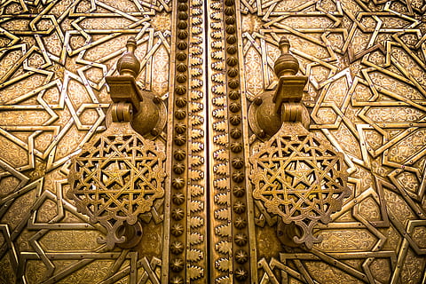 uşă, Manere, moschee, plan, metal, marocan, cadru complet, Intrare, fundaluri, nici o persoana, Securitate, închis, model, protecţie, arhitectură, construită, mâner, Siguranță, zi, creativitate, clanță, aur colorat, a închide, artă și sculptură, bogat ornamentat, luxos, 2K, CC0, domeniu public, fără drepturi de autor