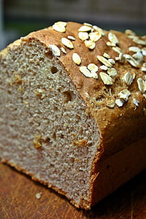 brød, stavet brød, havregrød, kager, Bagværk, mad, bage, bagt, mad og drikke, tæt på, friskhed, stilleben, klar til at spise, indendørs, overbærenhed, dessert, sød, sødt mad, Brun, ingen mennesker, kage, skive, fokus på forgrunden, usund spisning, bord, fristelse, snack, 2K, CC0, offentligt domæne, royaltyfrie