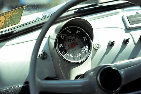 strumenti, volante, Fiat 500, vecchi tempi, classico, auto, cruscotto, veicolo terrestre, mezzi di trasporto, interno del veicolo, tachimetro, velocità, guida, modalità di trasporto, giorno, all'aperto, modo di trasporto, veicolo a motore, numero, interno auto, pannello di controllo, valutare, avvicinamento, nessuno, controllo, viaggio, metro - strumento di misura, lusso, 1080P, CC0, dominio pubblico, privo di copyright